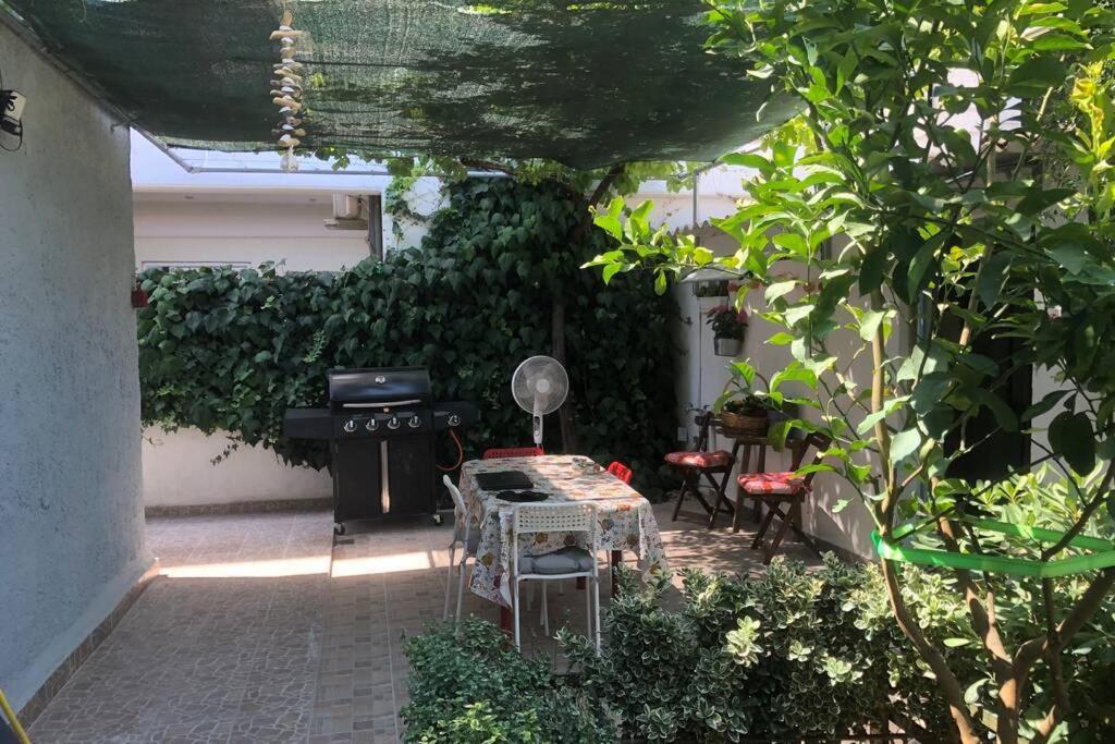 Ανακαινισμενη Μονοκατοικια 125 Τμ Στο Κεντρο Με Κηπο Mesolóngion Exterior foto